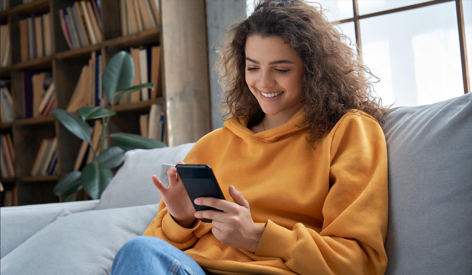 Girl using mySunrun map on mobile phone